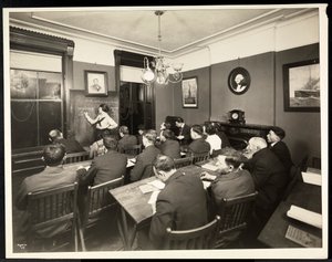 Americanization klas bij de Rodeph Sholom Sisterhood, 157 East 94th Street, New York, 1920 (zilveren gelatin afdruk)